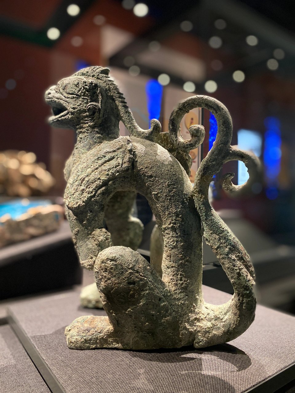 铜坐龙 铜坐龙 金代 首都博物馆藏 北京市金中都宫殿区遗址 	 铜坐龙