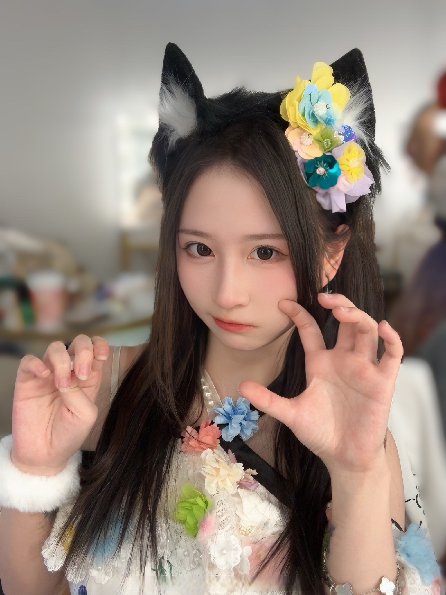 公演sr卡—沿途风景喵喵九 今天给你发了99条信息,你一条也没有回我