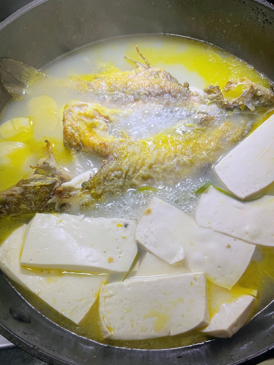 宝宝的聪明鱼汤7515香浓黄骨鱼炖豆腐92 有手就会,简单美味 黄