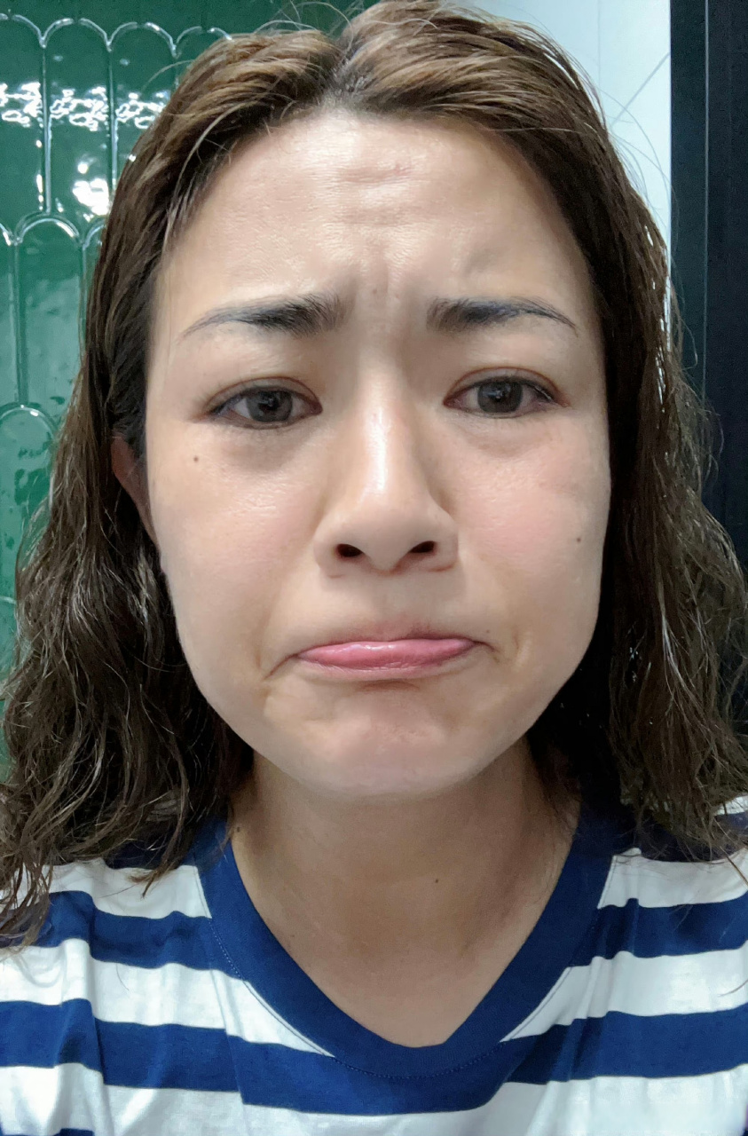 李佳悦晒训练照练到黑焦# 6月22日,中国女足球员李佳悦在社交媒体上