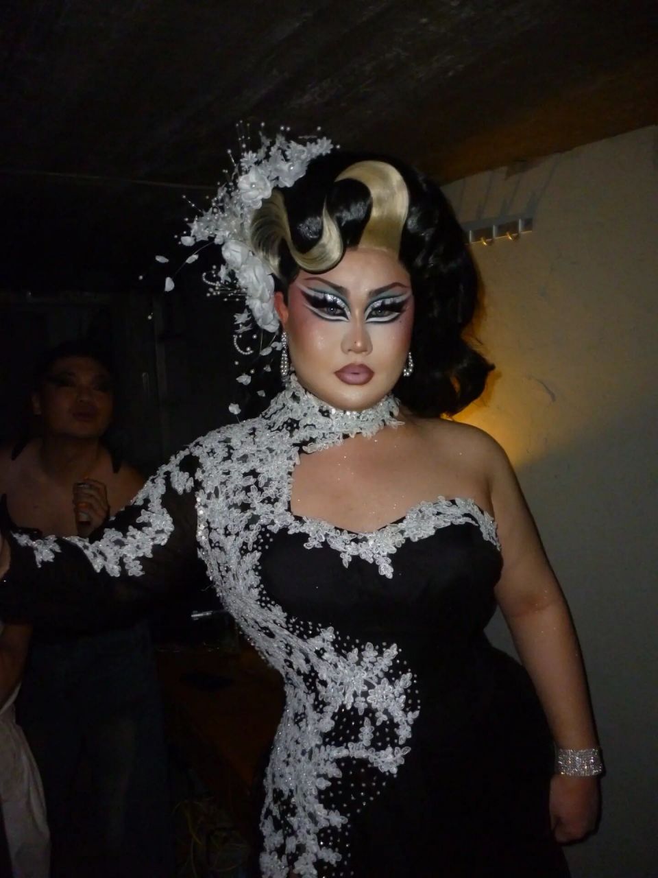 为爱哭泣,为爱人美丽 —toni braxton 演出造型 	 91