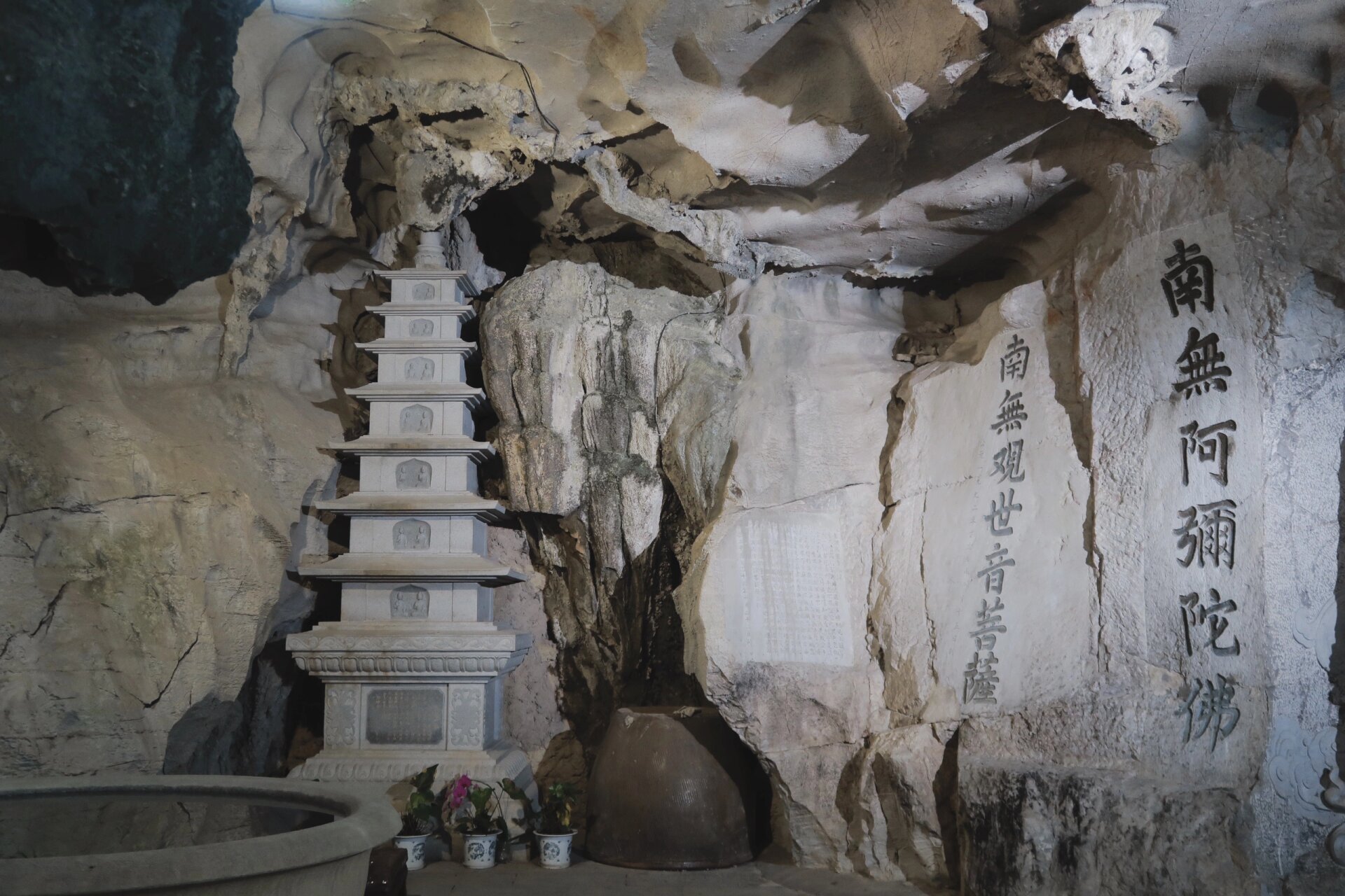 桂林祝圣寺 心灵宁静之境 不用门票 坐落在七星公园旁 沿着卖草药的