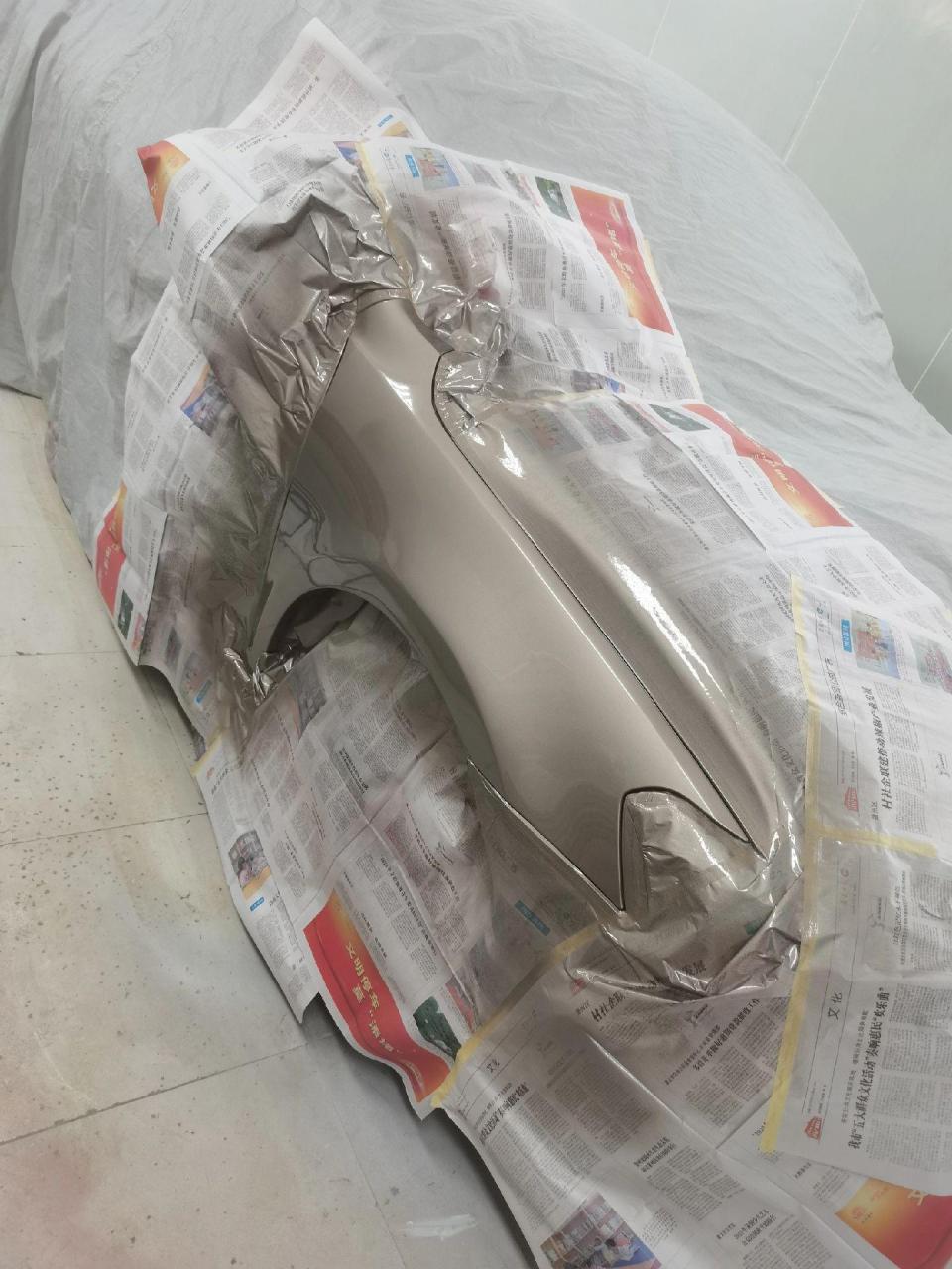 大众宝来右前叶子板修复喷漆