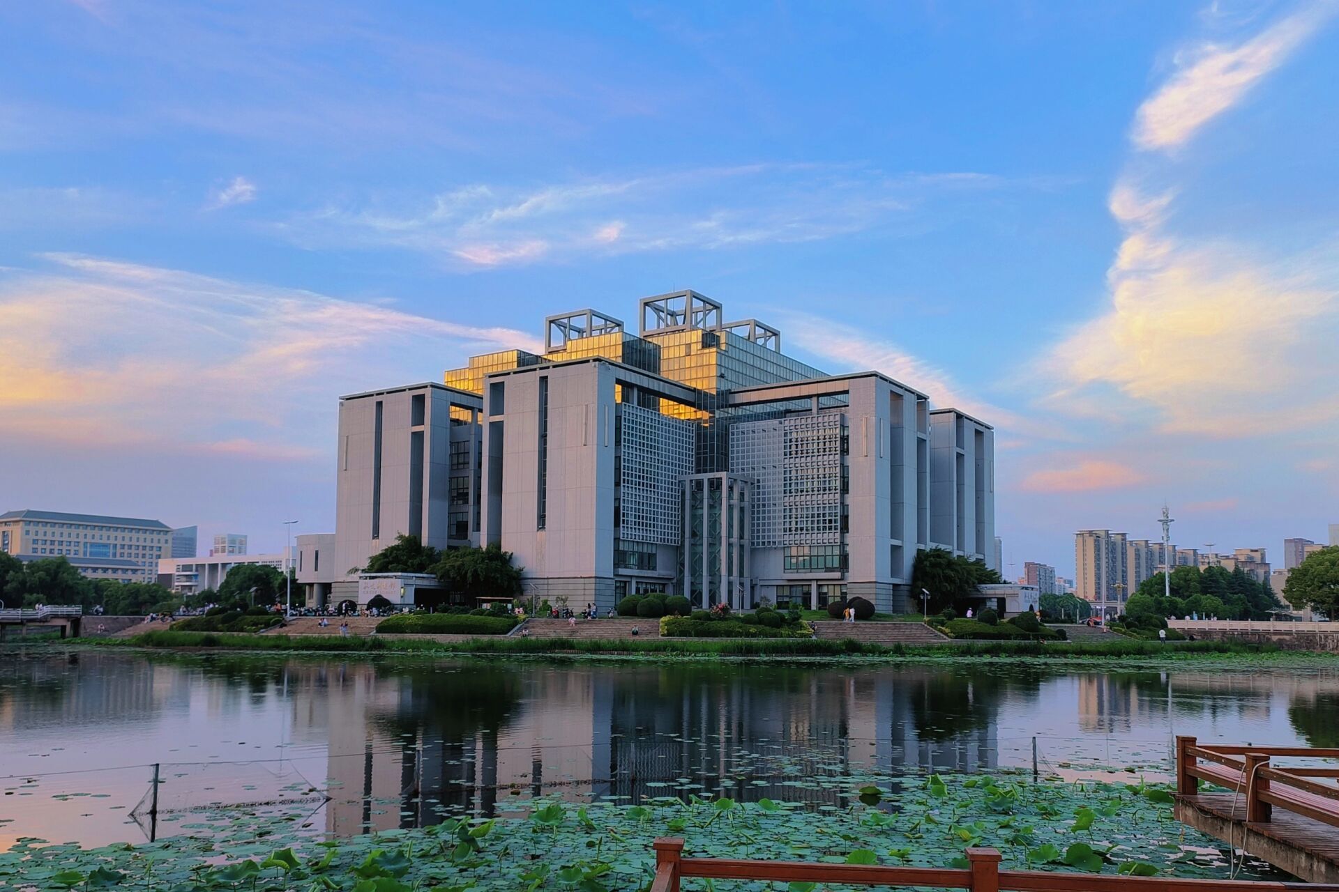 大家报考安徽师范大学～  届安徽高考生在线答疑98  高中合肥八中