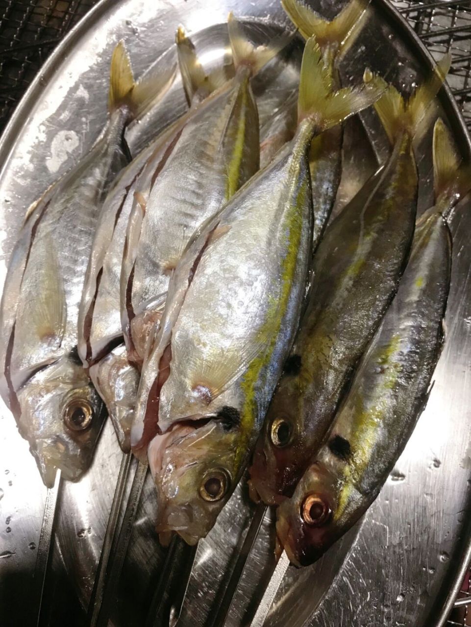 99烤羊腿 96烤鱼 09烤墨鱼肠 08烤青头鸭 #烧烤# 宵夜 #标记