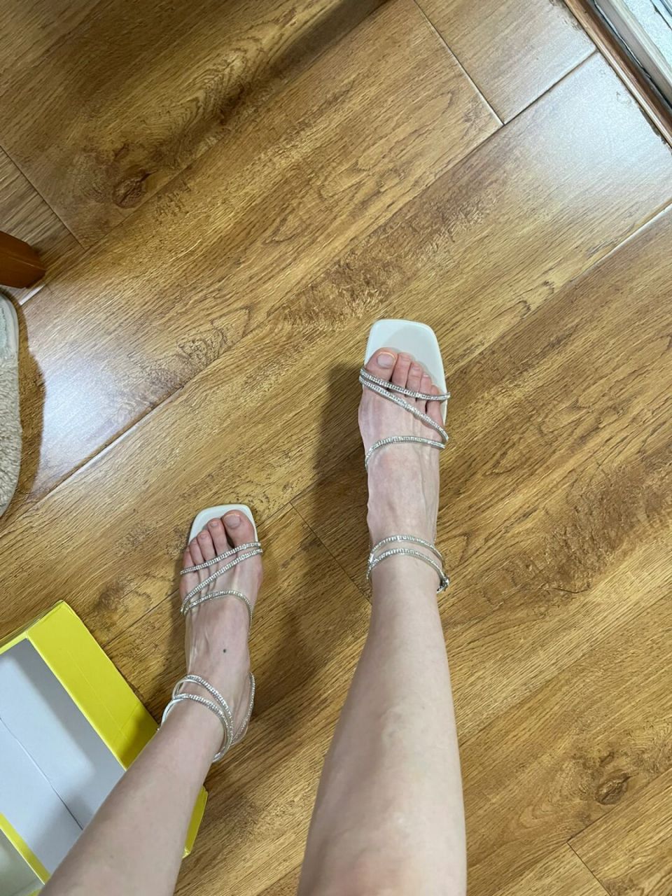 库存日常 #佳菲的衣橱##鞋控##鞋控の日常#   #足控脚控# #低头拍脚