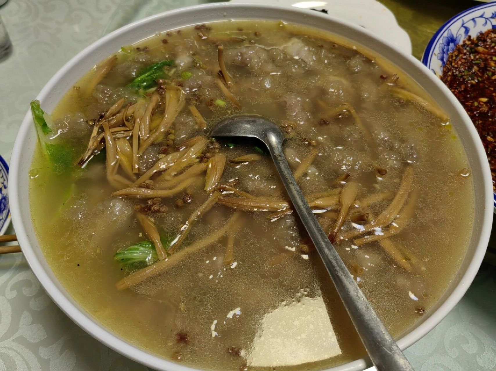 渠县有特色的美食 老宅子渠县特色菜:黄花滑肉,大刀圆子,粉蒸鳝鱼