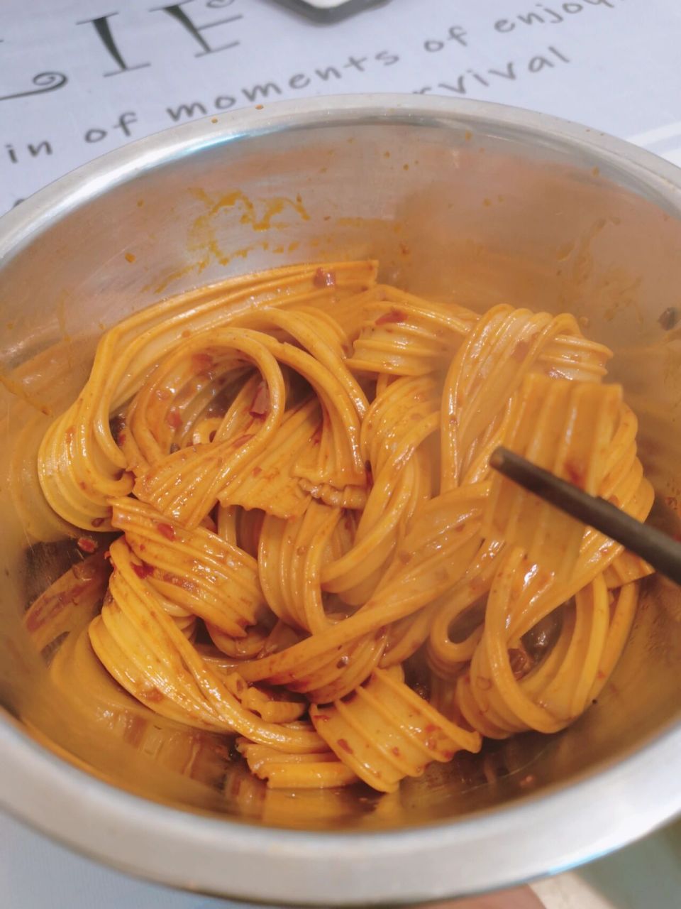 自制芋头粉辣条,超好吃 78157815因为特别喜欢吃鸭货店的芋头