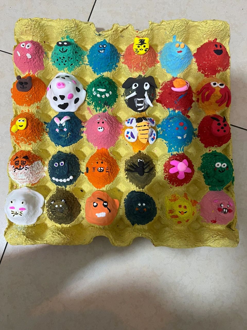 幼儿园的新作业 要求变废为宝制作儿童手工,手动抄袭了一下.