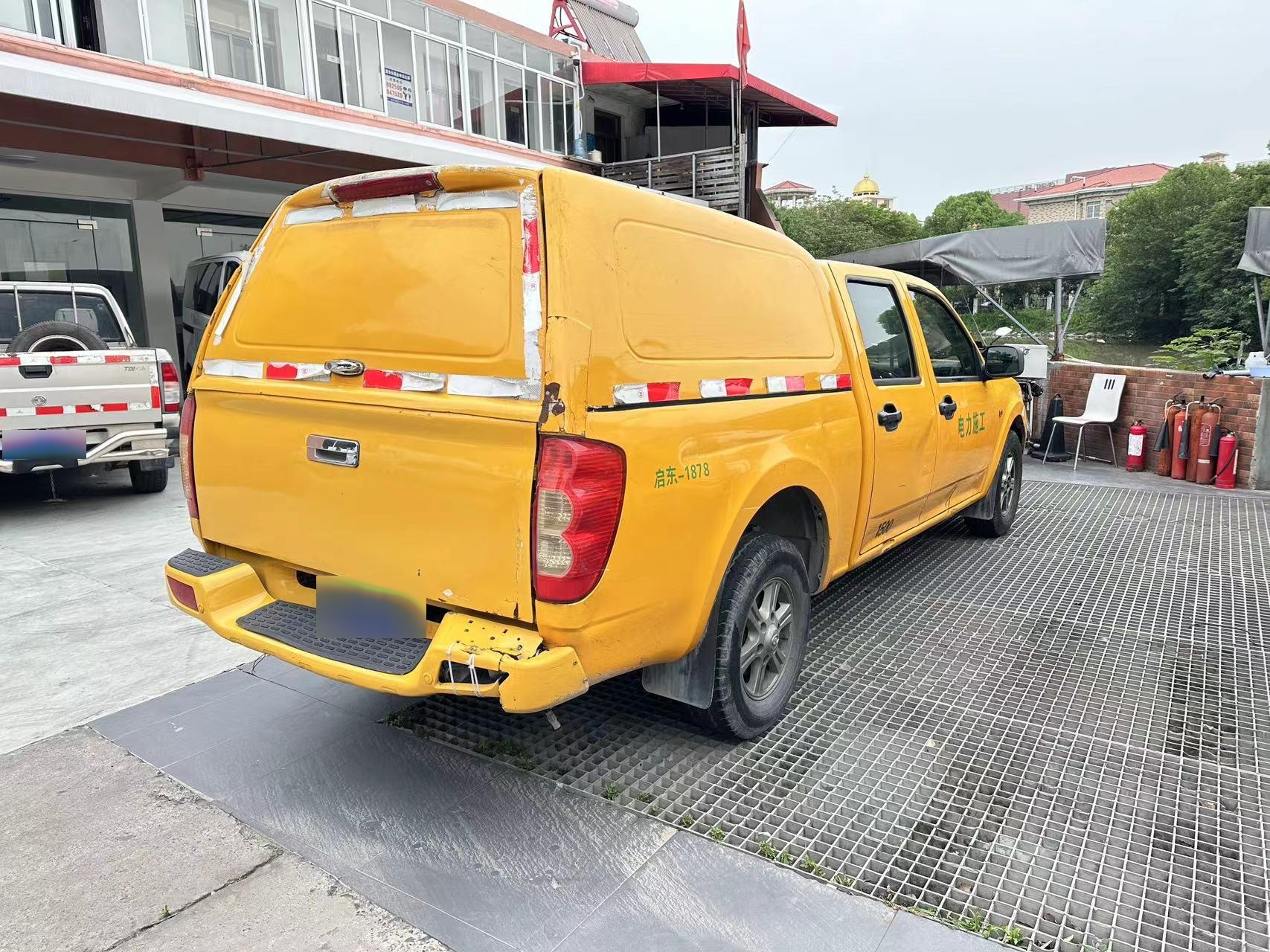 2013年长城风骏皮卡,分体封闭长货箱,原厂工程黄色,不是后改的,油漆