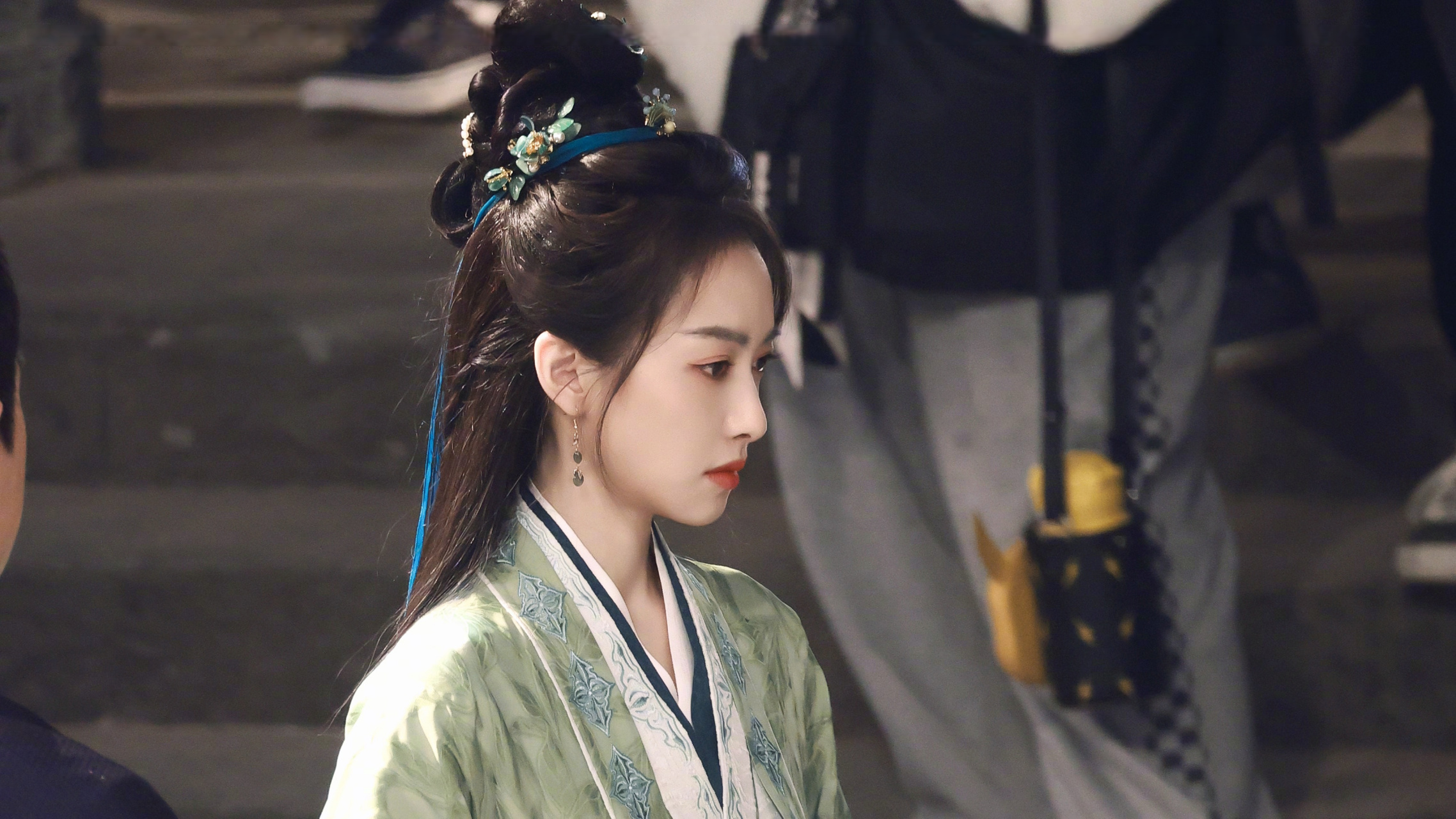 咪咕星鲜事##宋茜山河枕古装路透# 古装茜重出江湖!