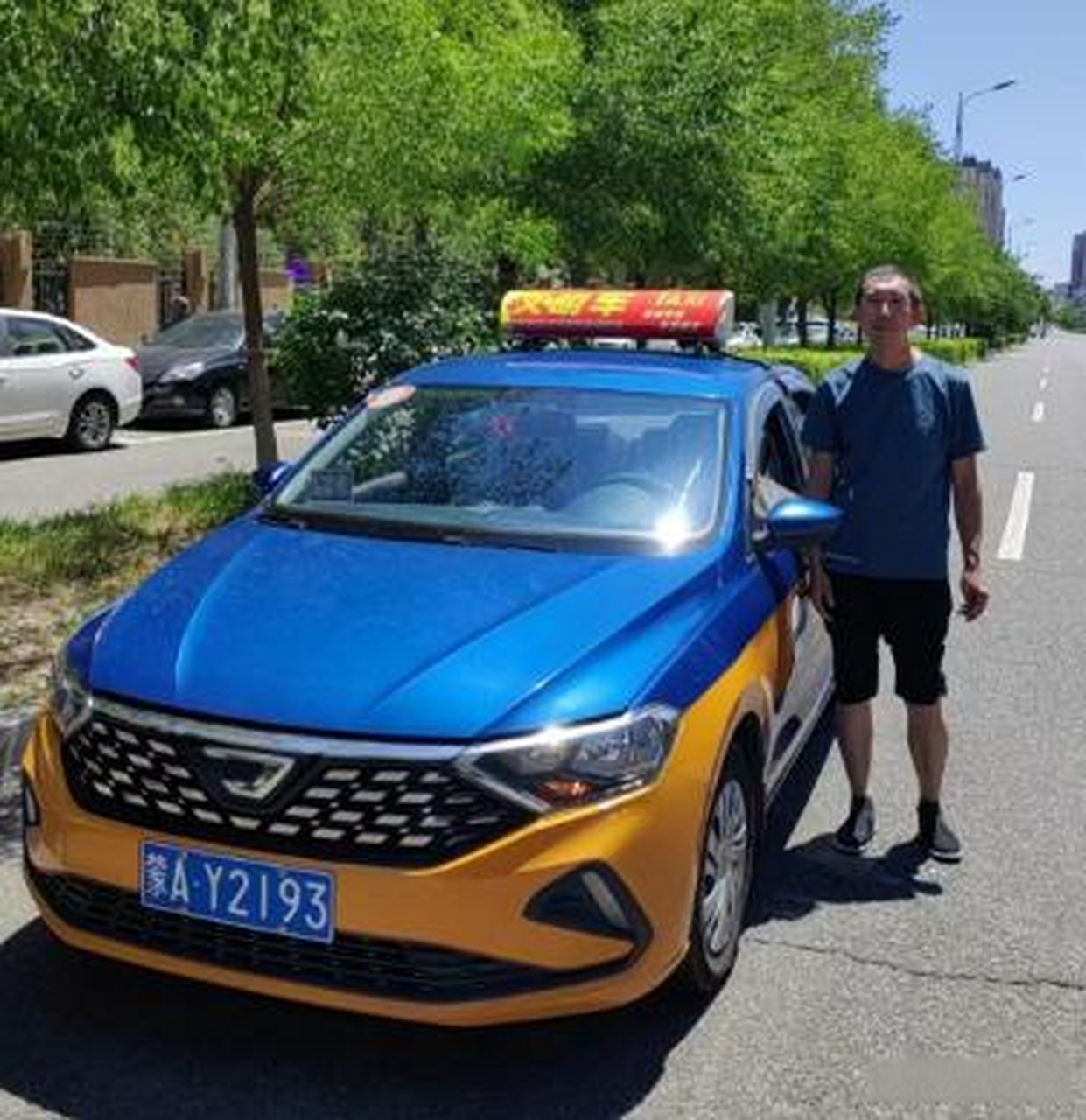 【呼和浩特一出租车司机在后座发现巨额现金】  7月16日上午,在呼和浩