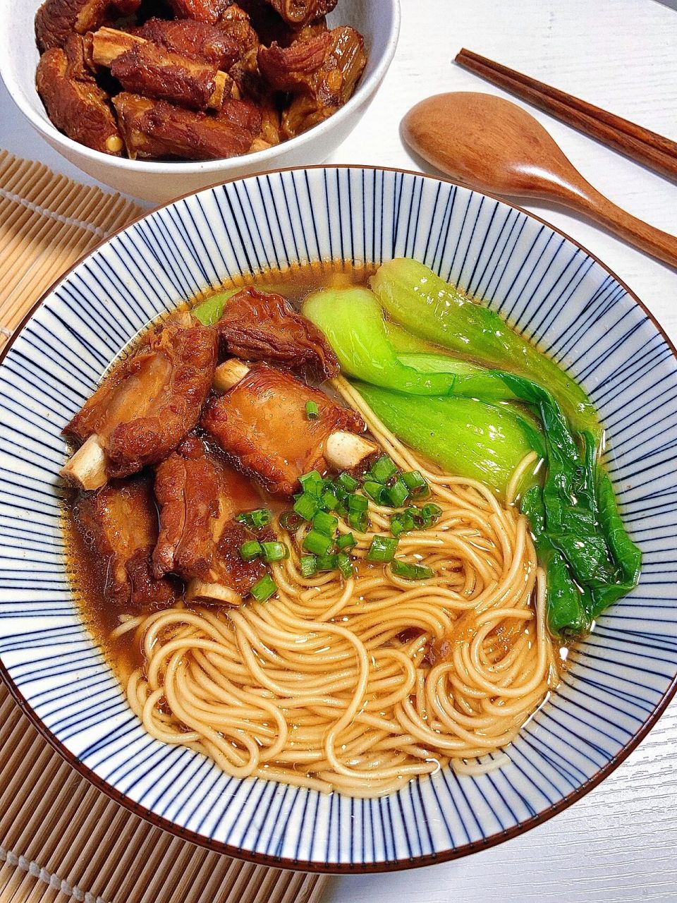 红烧排骨面|被全家人疯狂夸的一碗面90好恰 好吃到连汤都喝完98吃