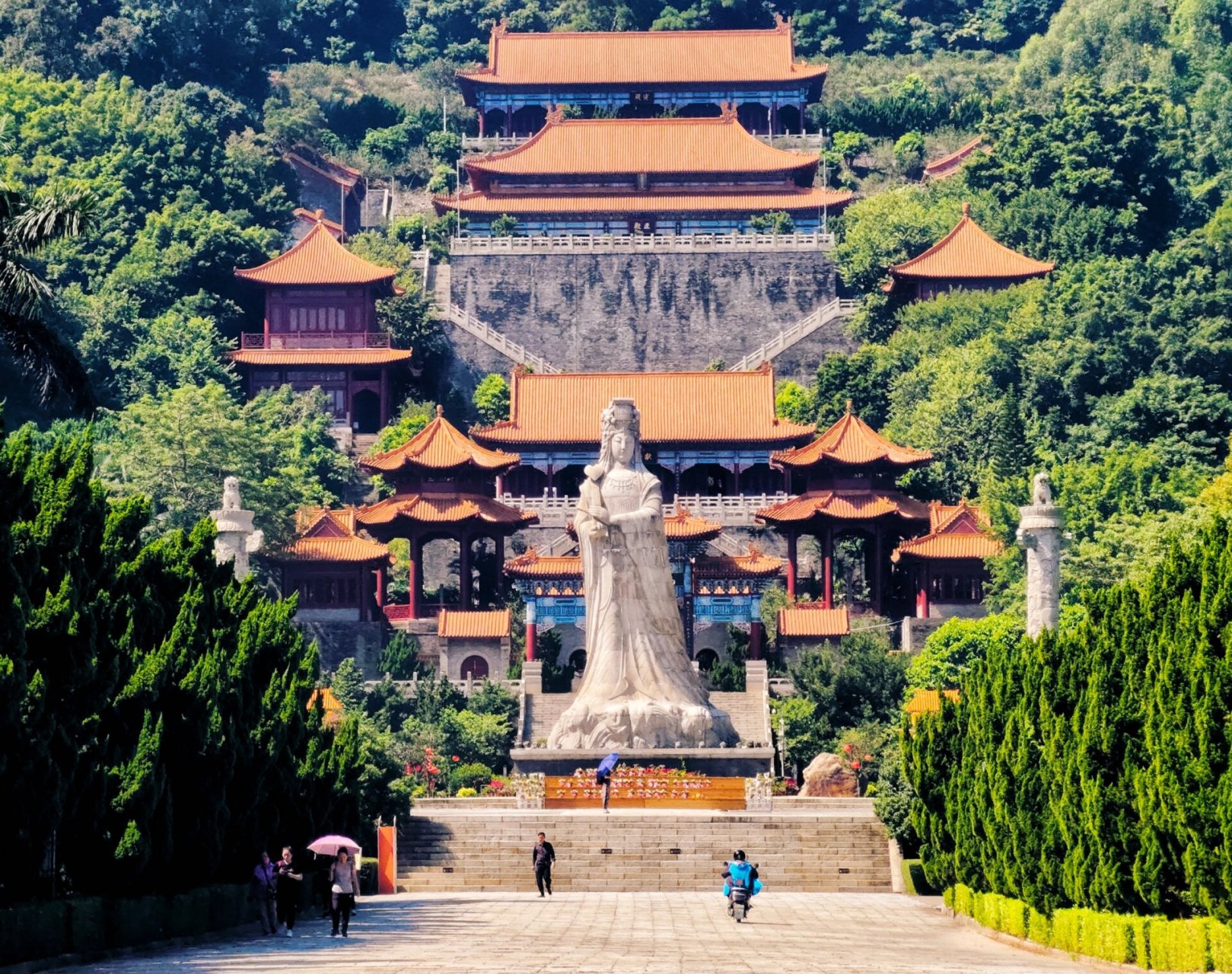 南沙天后宫,广州必去景点之一 天后宫的山不高,但是爬的时候有点费劲