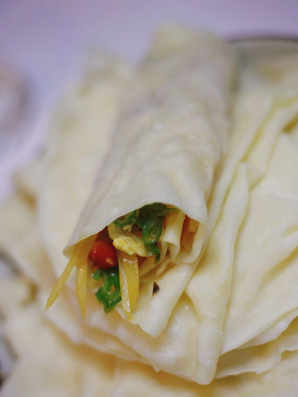 皖北特色美食～水烙馍 说到这个水烙馍,简直可卷万物,不知道你大家都