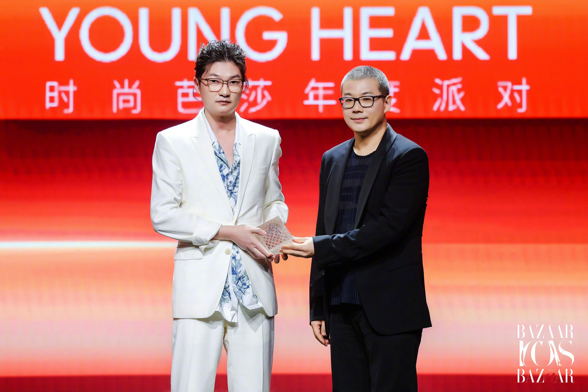 时尚芭莎年度派对# 恭喜遥望网络科技有限公司董事长兼ceo谢如栋获得