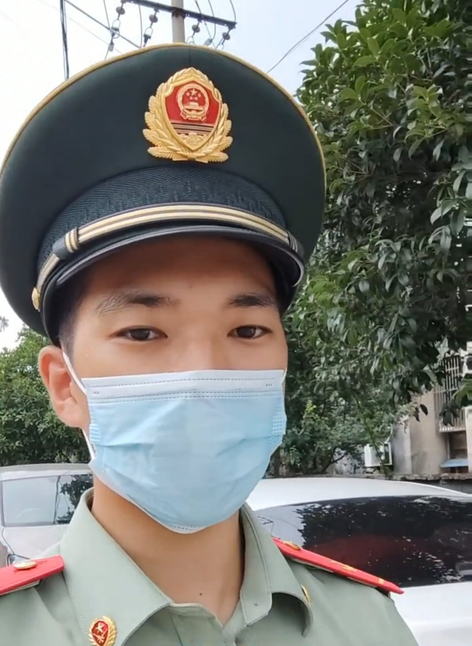 武警新式帽徽更大气,更好看.