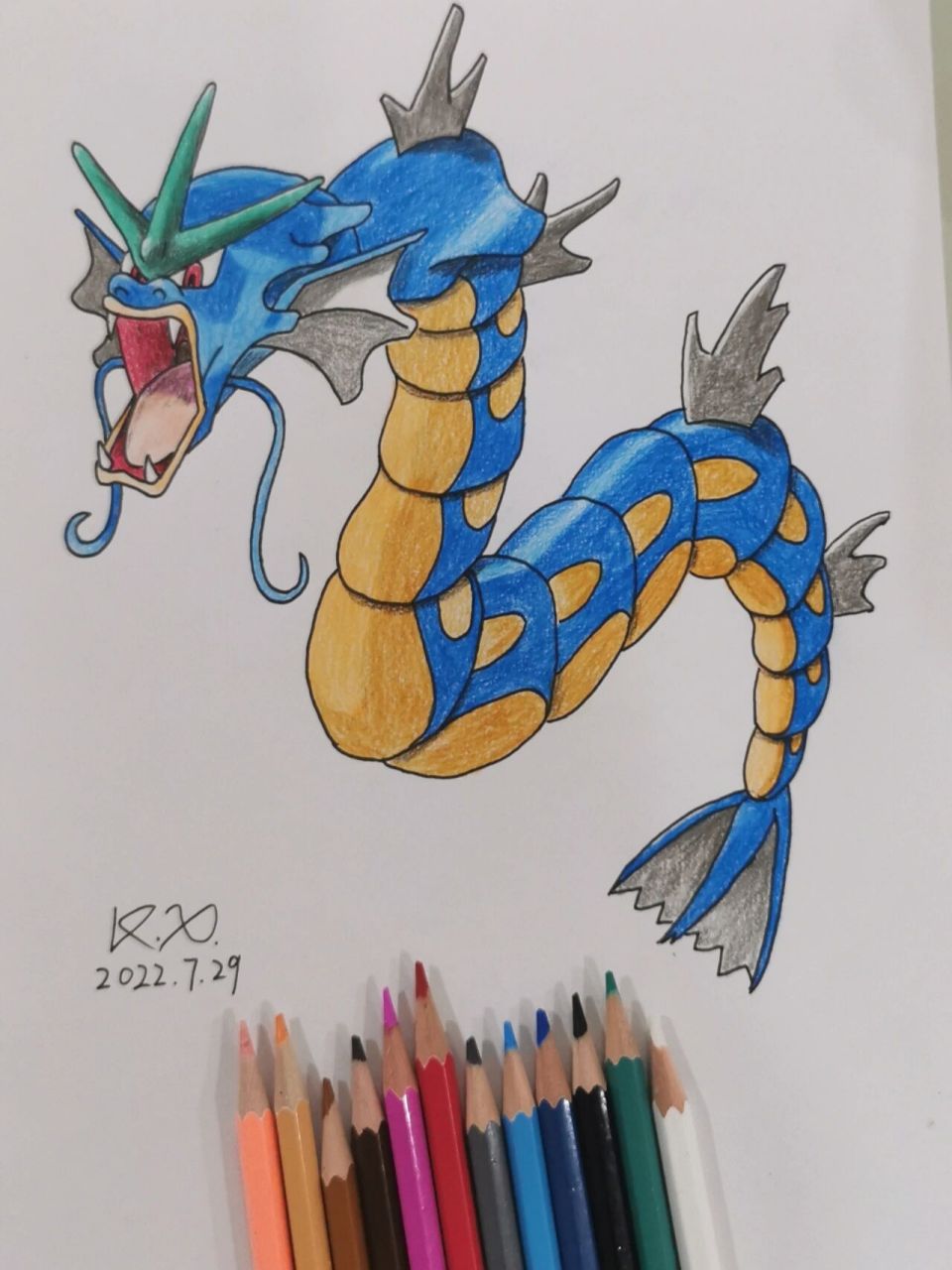 宝可梦彩铅手绘暴鲤龙 彩铅手绘暴鲤龙一条,昨天不小心踢了一脚我家的