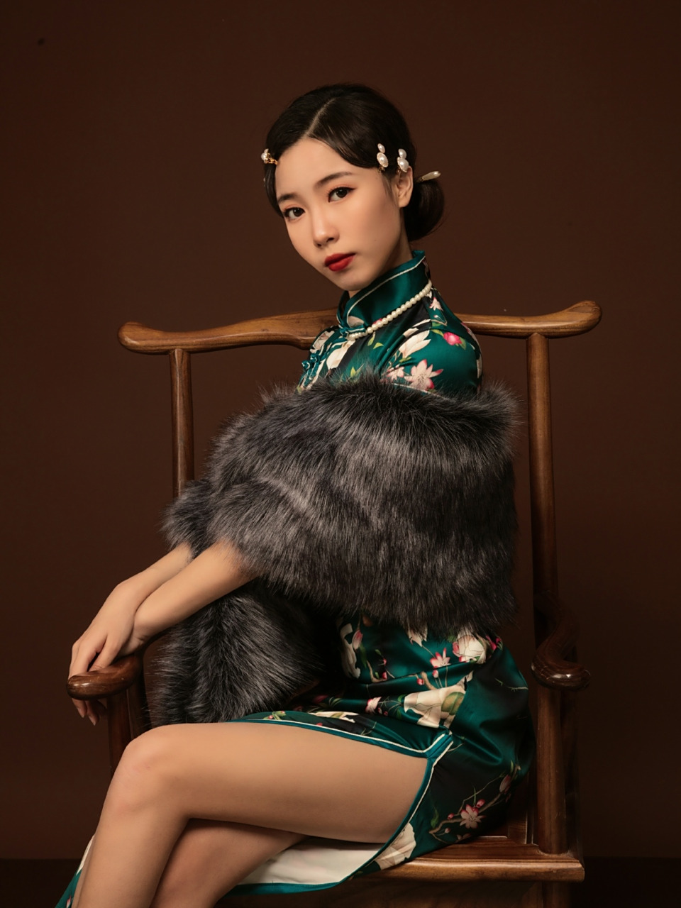 旗袍摄影 | 摆拍动作分享 分享给各位军阀太太一点摆拍动作和造型 这