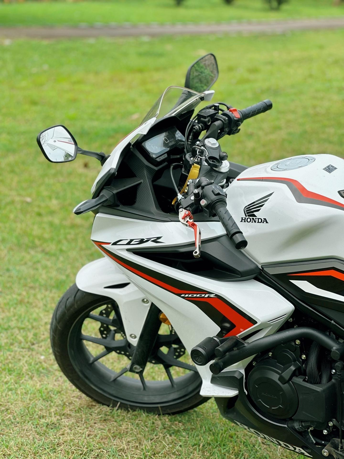 摩托图片本田400公路赛摩托车