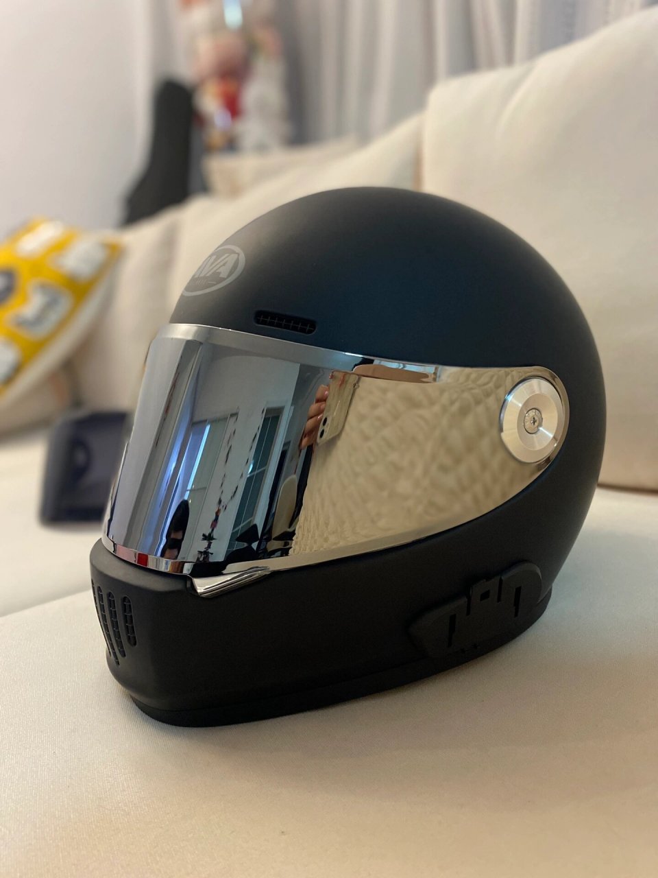 ava王朝头盔 ava王朝曜石黑m码复古头盔,23年3.14号购入,99.