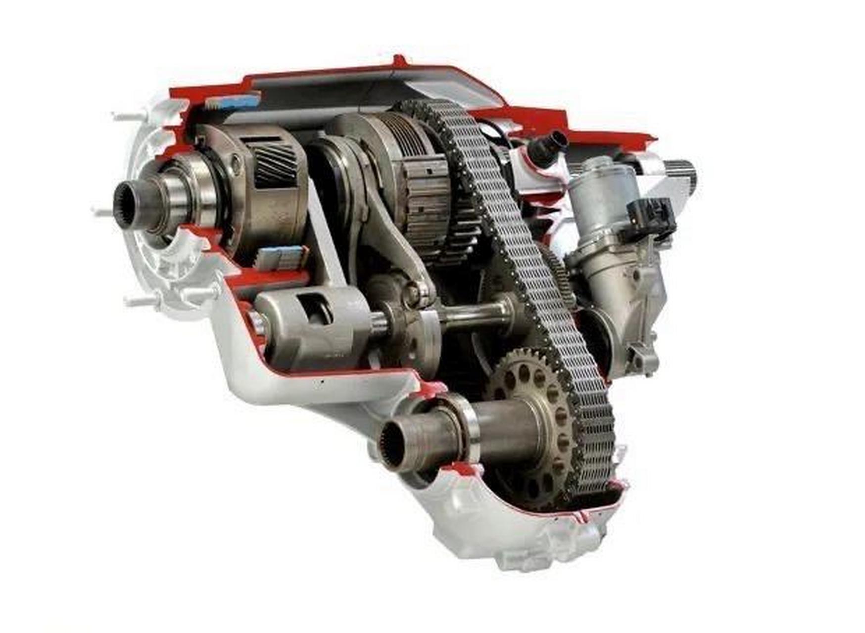 前二款是宝马汽车使用博格华纳分动箱,使用齿轮传动来分配前桥,后桥