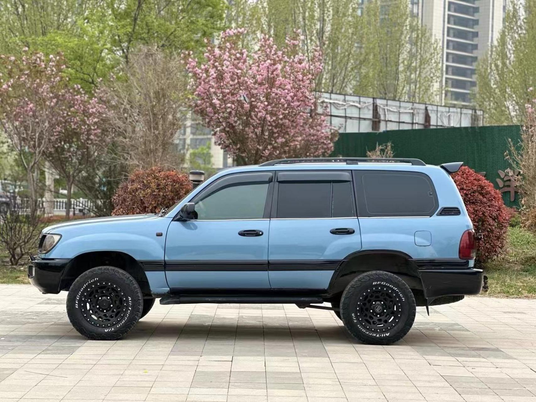 最新搞定2004年,陆地巡洋舰lc100蛇档4700,车况精品,爆改复古前脸