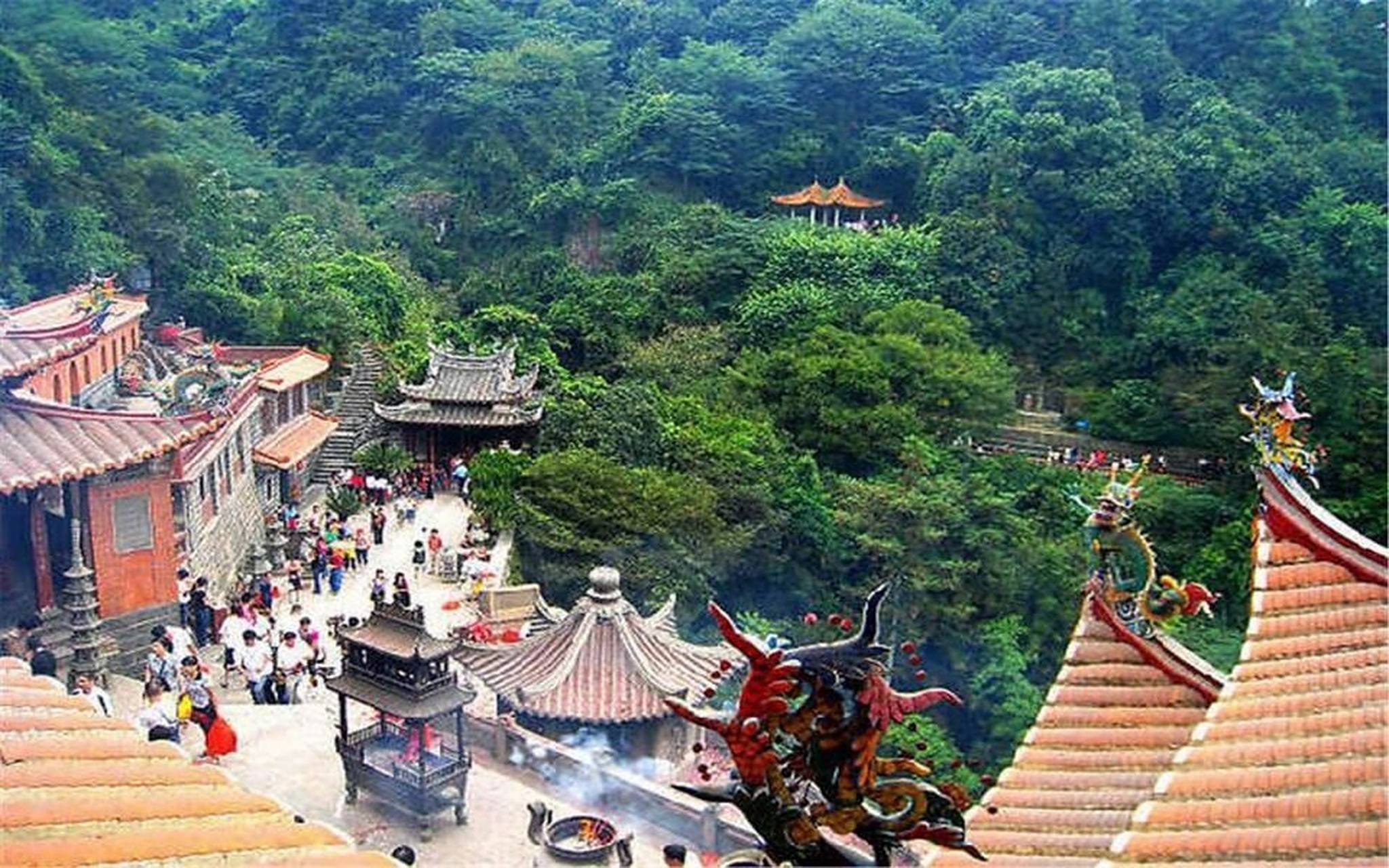 来泉州玩必爬的山,清源山游玩路线攻略 72"清源山"是国家级重点风景