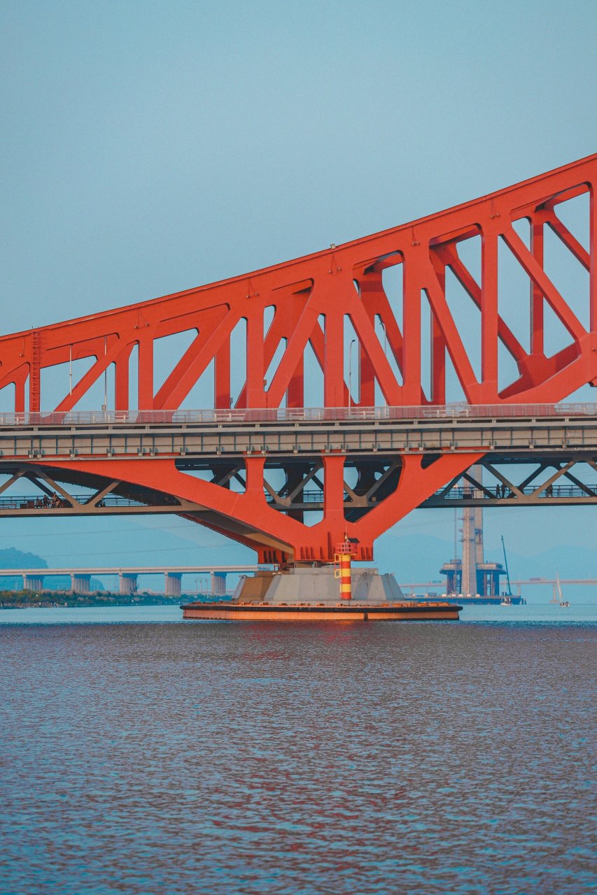 99地点:宁波北仑区 梅山湾,梅山红桥 导航:梅山红桥南侧停车场,见