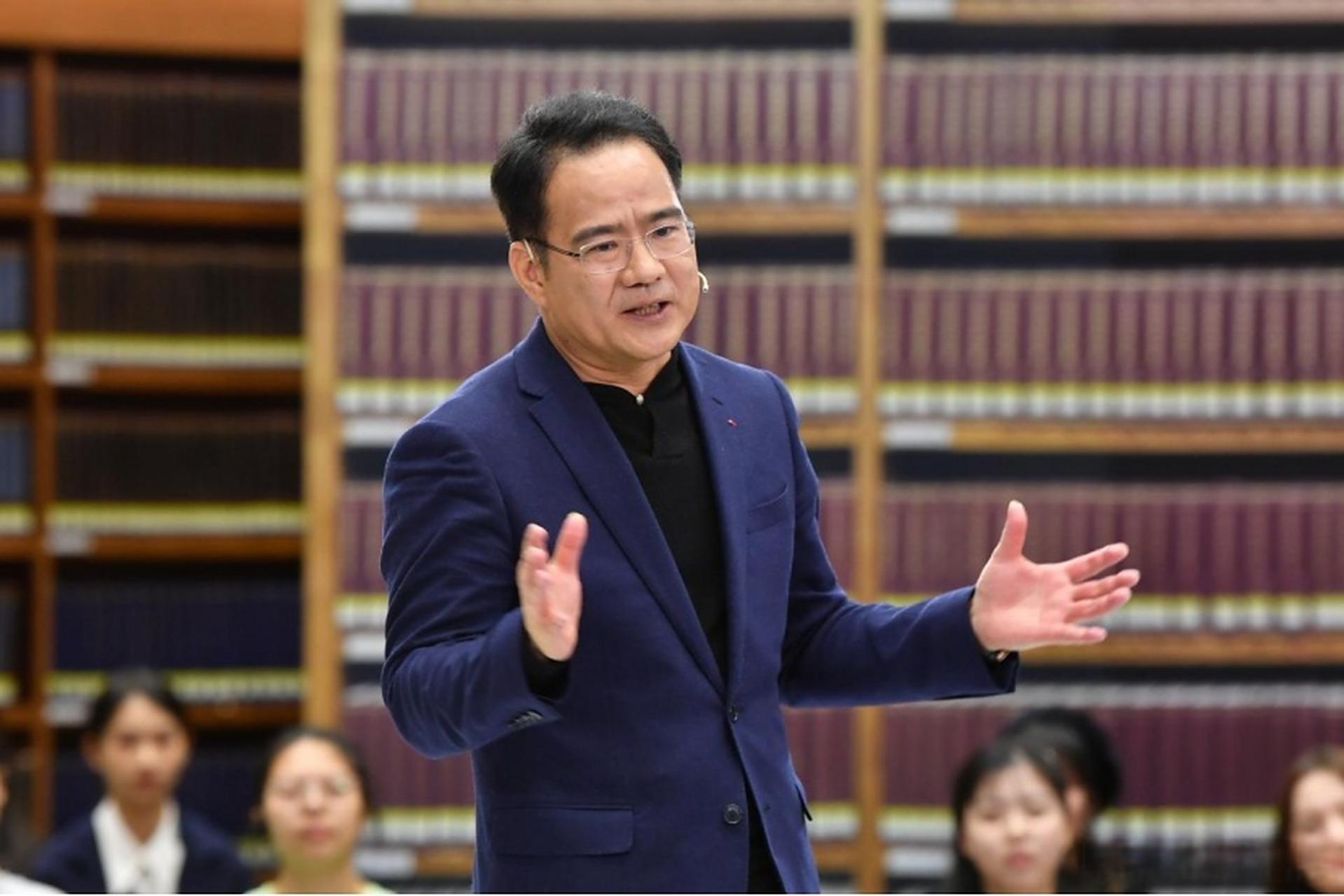 北大教授董强这样读书】正值世界读书日,北京大学燕京学堂院长法国