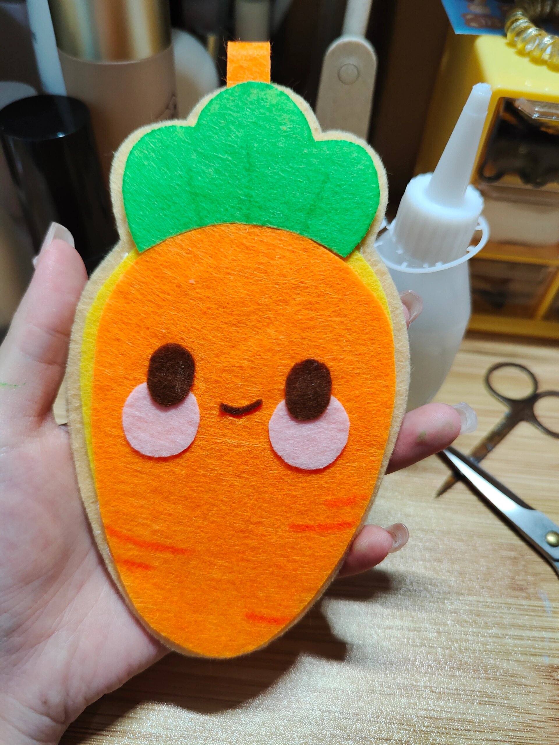 不织布卡包超级无敌大胡萝卜 家人们谁懂啊,是谁天天带着超级无敌大胡