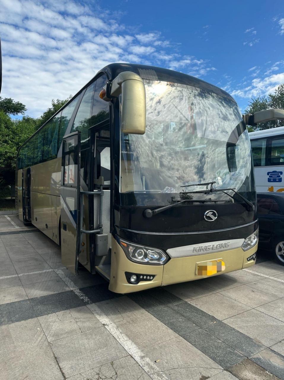 16年5月份精品大金龙客车55座气囊底盘非营运,国五排放标准玉柴330