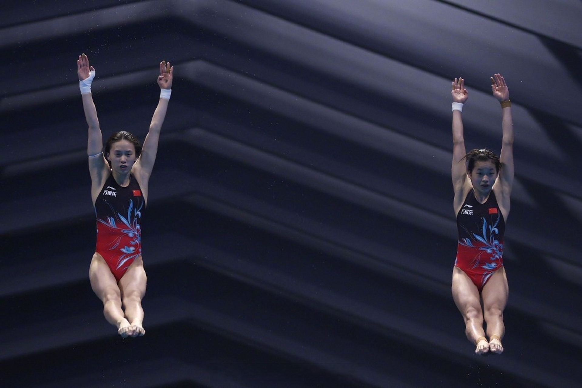 全红婵陈芋汐水花消失术又来了#  2023世界泳联锦标赛女子双人10米台