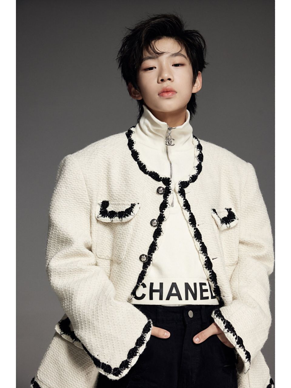 get张轶程帅气生日照  摄影.studio 穿搭