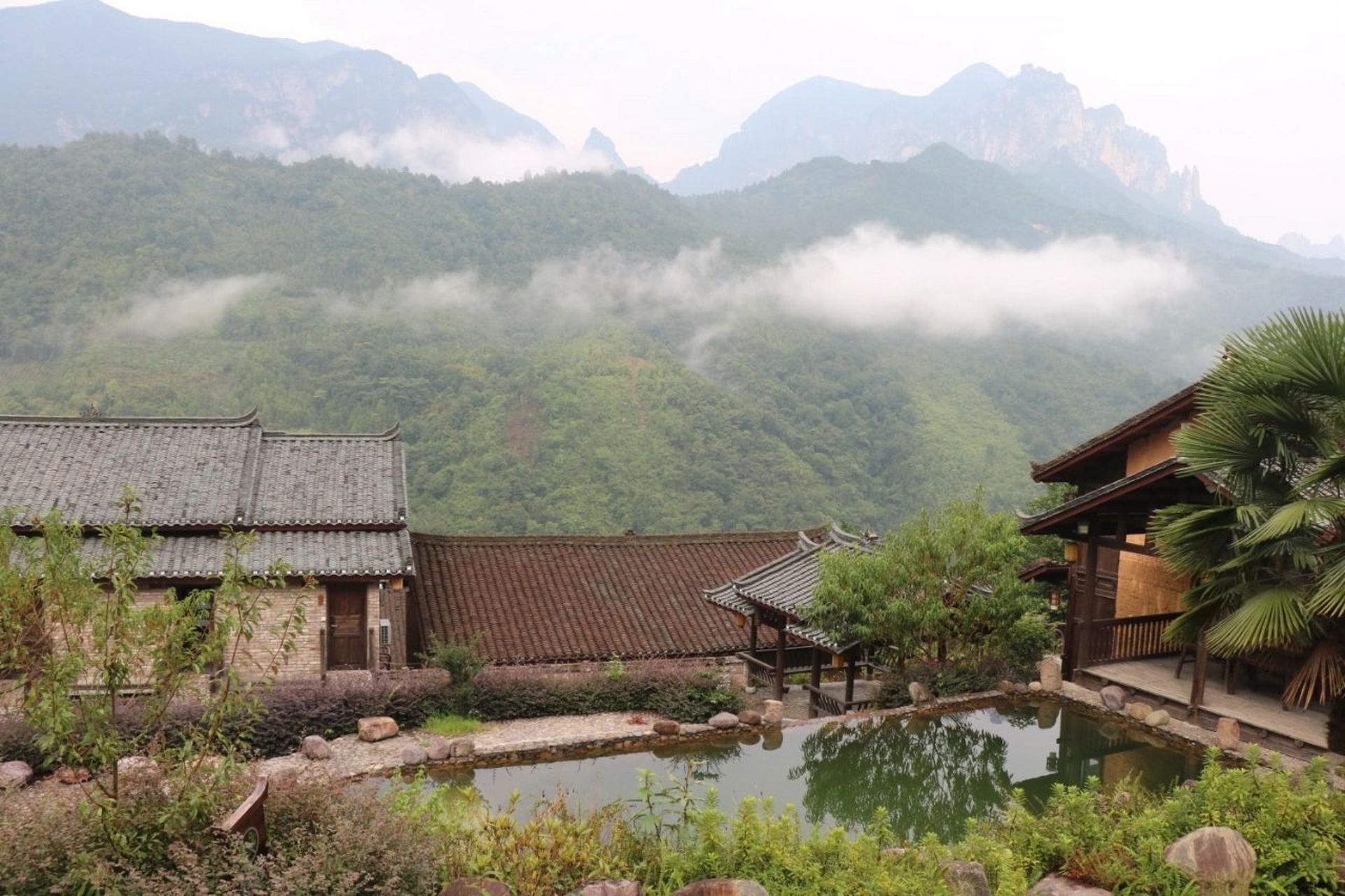 周末出门浪,金秀瑶天下 从柳州暴晒出门 囧途四人组开到山上才知道