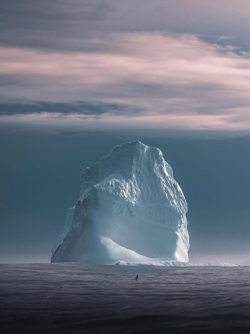 探索格陵兰岛,你会被其独特的自然风光深深吸引