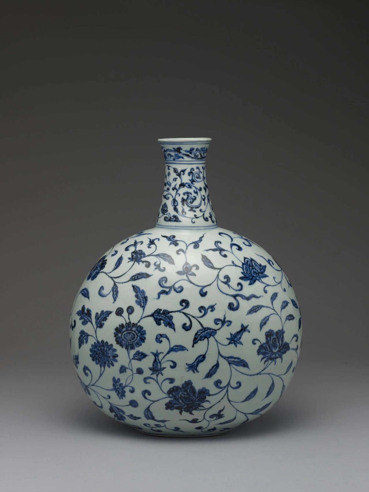 明 永乐 青花四季花卉纹扁壶