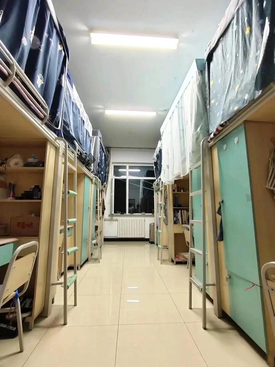 沈阳职业技术学院寝室图片