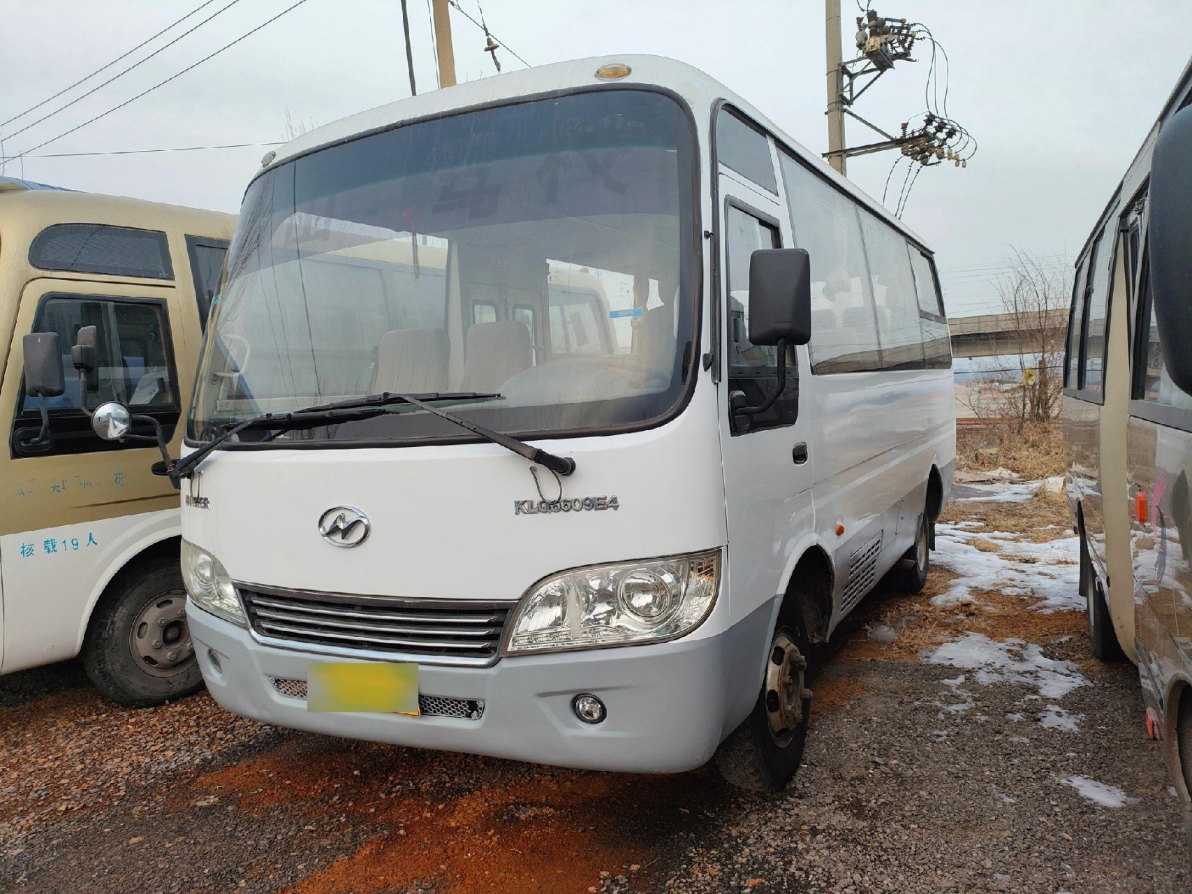 14年金龙中型19座非营运客车,全车原版费用全年轮胎全新,玉柴国四排放