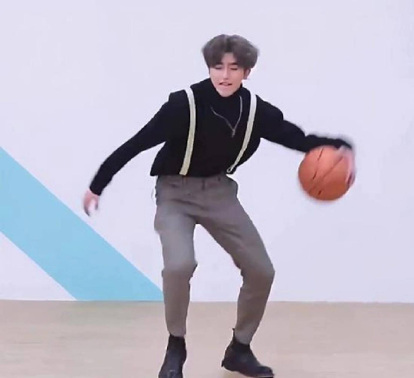 坤坤打篮球 2019年b站的热梗