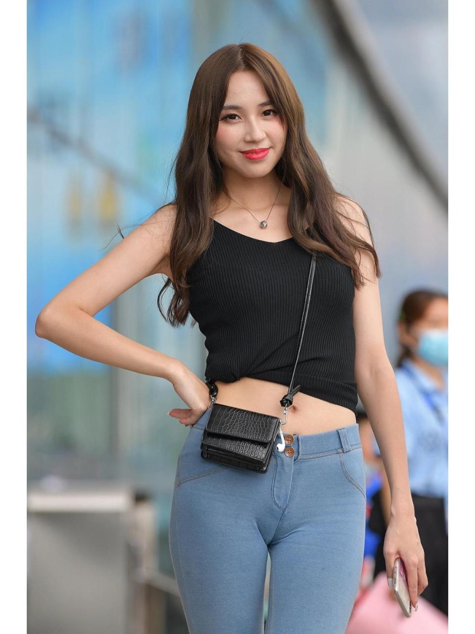 可爱的紧身裤小姐姐 可爱的紧身裤小姐姐