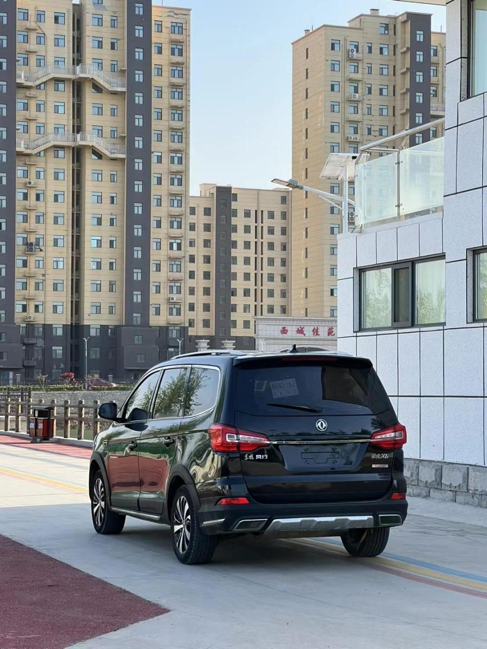 18年东风景逸x6 1.5t自动7座mpv  开着极品