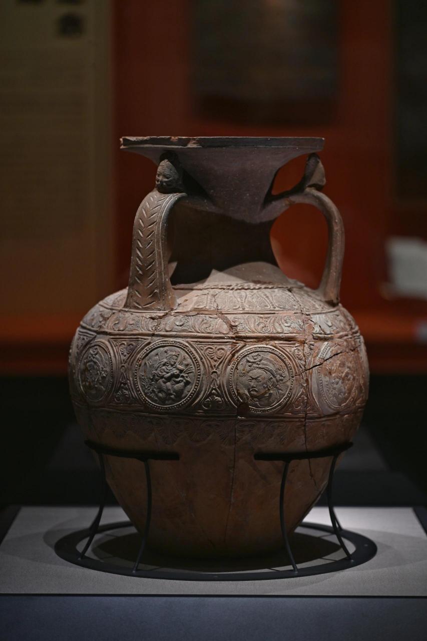 喀什博物馆,宋代长袍跟新的一样 新疆喀什地区博物馆,比如新疆其他