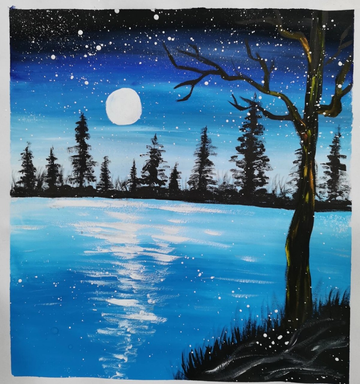 冷色系水粉画 冷色系水粉画《月光下的老树》 物体的颜色与周围的环境