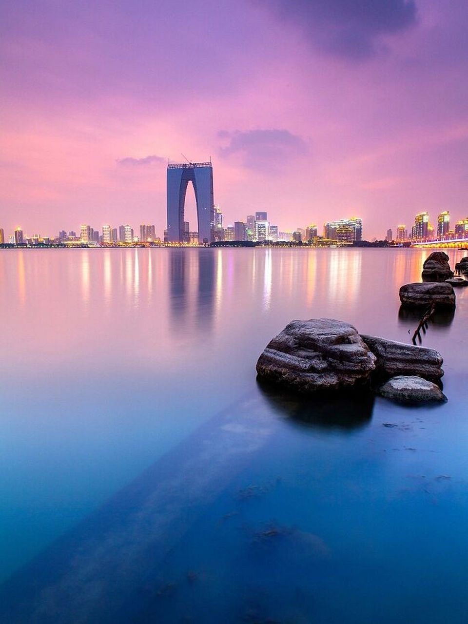 金鸡湖 是苏州的一个著名景点,这里9615大美湖景和水岸风光,非常