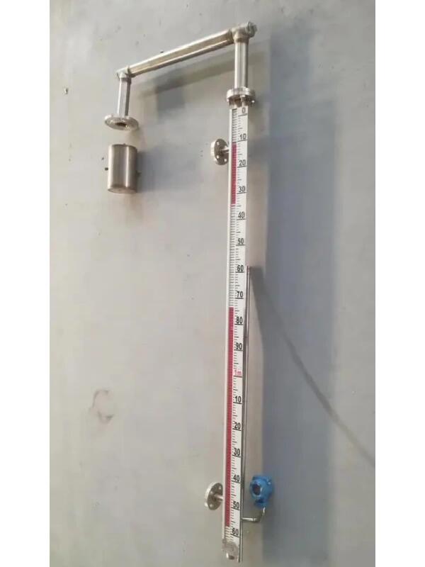 浮标液位计 是以浮标为测量元件,经一组滑轮及钢丝将敞口或者低压容器