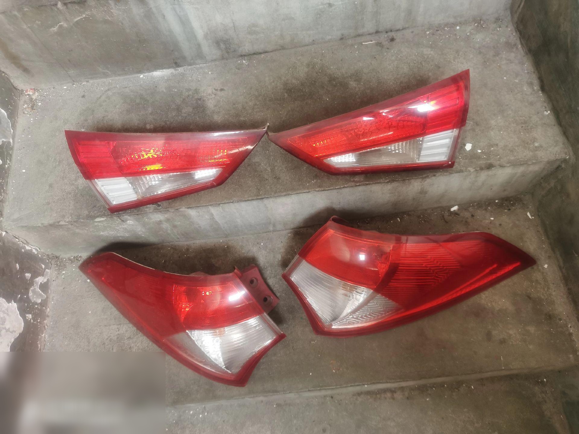 海马s5尾灯拆车