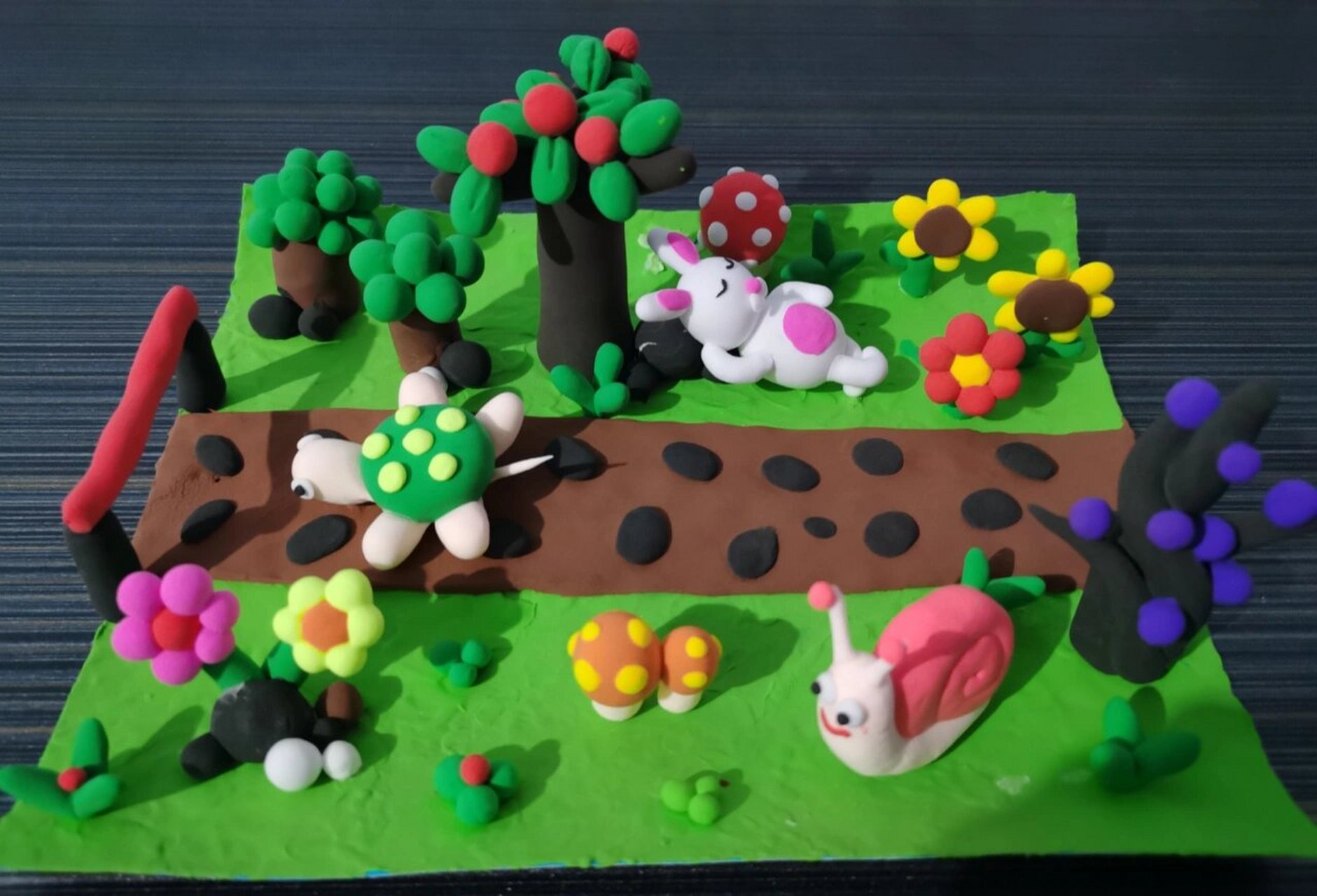 超轻粘土手作品《龟兔赛跑》 #超轻黏土# #我的手工日常# #龟兔赛跑