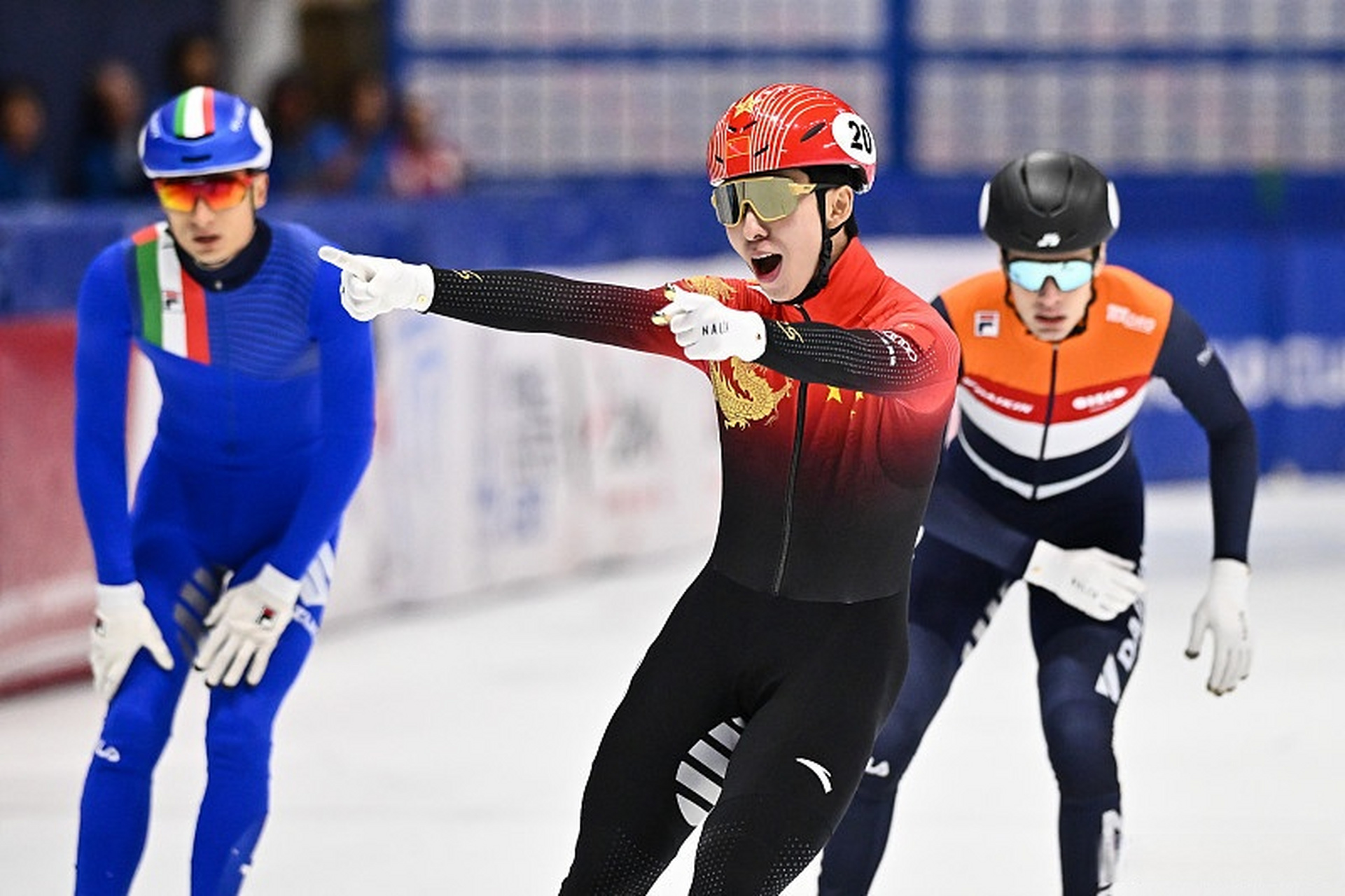 【#中国短道速滑混合接力背靠背夺冠#】#刘少林500米