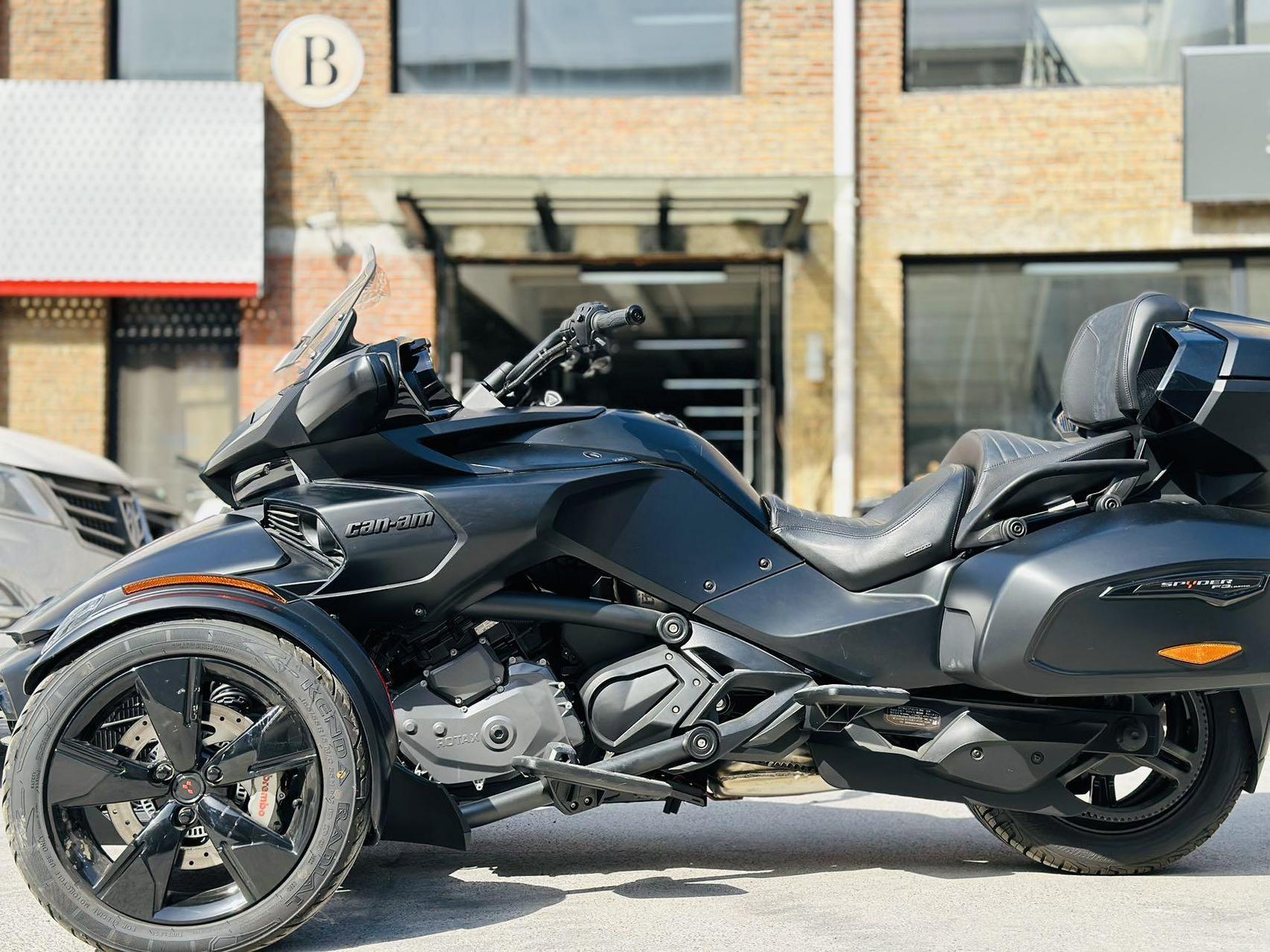 23年 庞巴迪 spyder f3限量 行驶150公里 京b个人一手 全车车衣  整车